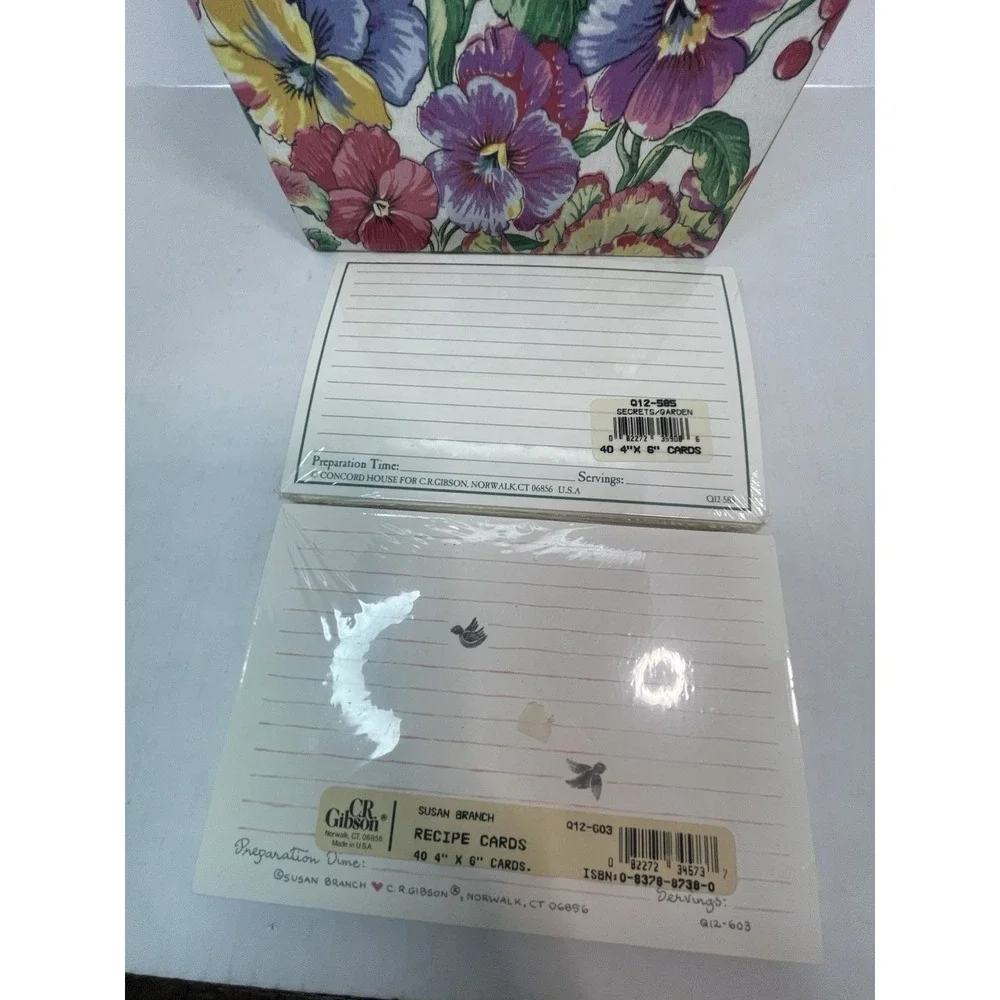 C.R. Gibson Company Recipe Box With Recipe Cards Vintage 90's Flower Cottagecore